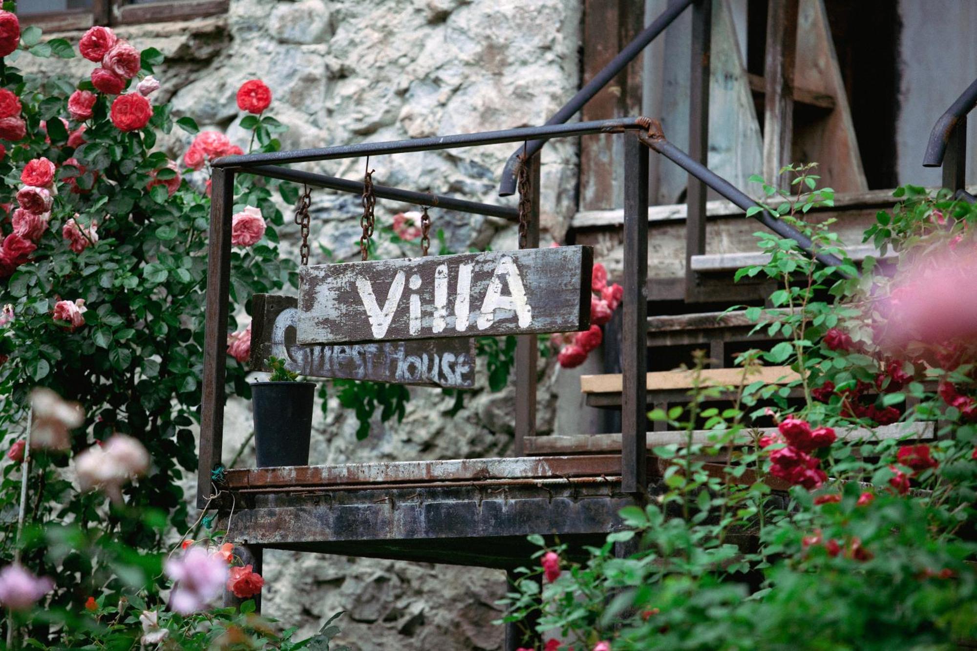 Villa Mestia Hotel Exterior foto